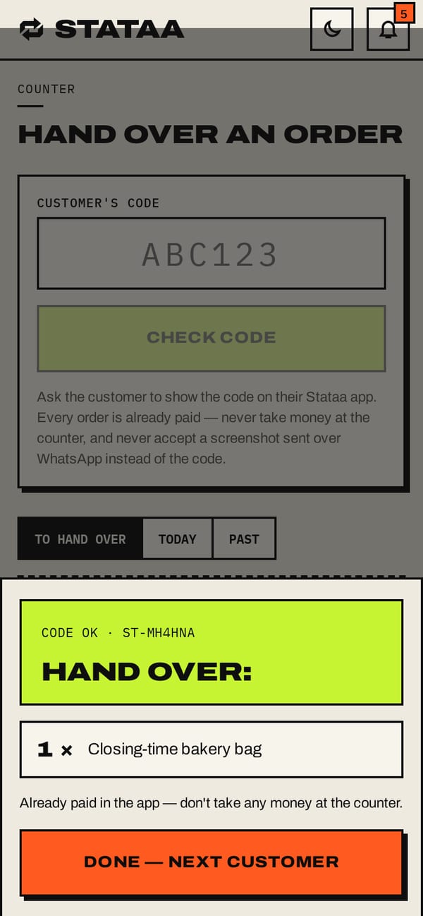 The counter screen in the Stataa app after a code is checked: hand over one closing-time bakery bag, already paid in the app.